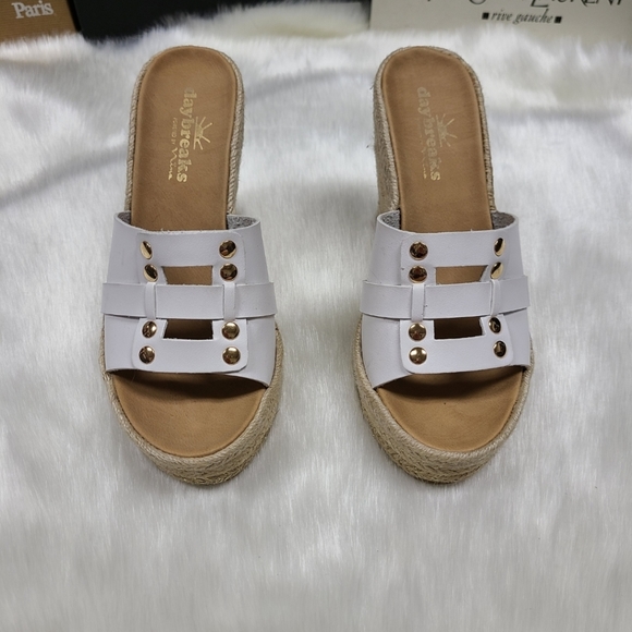 Daybreaks white wedge sandals - Picture 1 of 16
